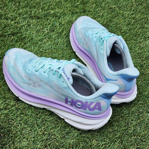 HOKA CLIFTON 9 - Womens Athletic Shoes - SIZE 10B - Picture 4 of 9